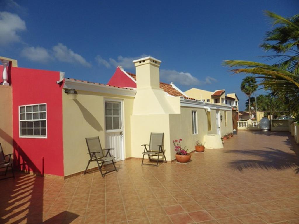 Aruba Cunucu Residence Palm Beach Bagian luar foto