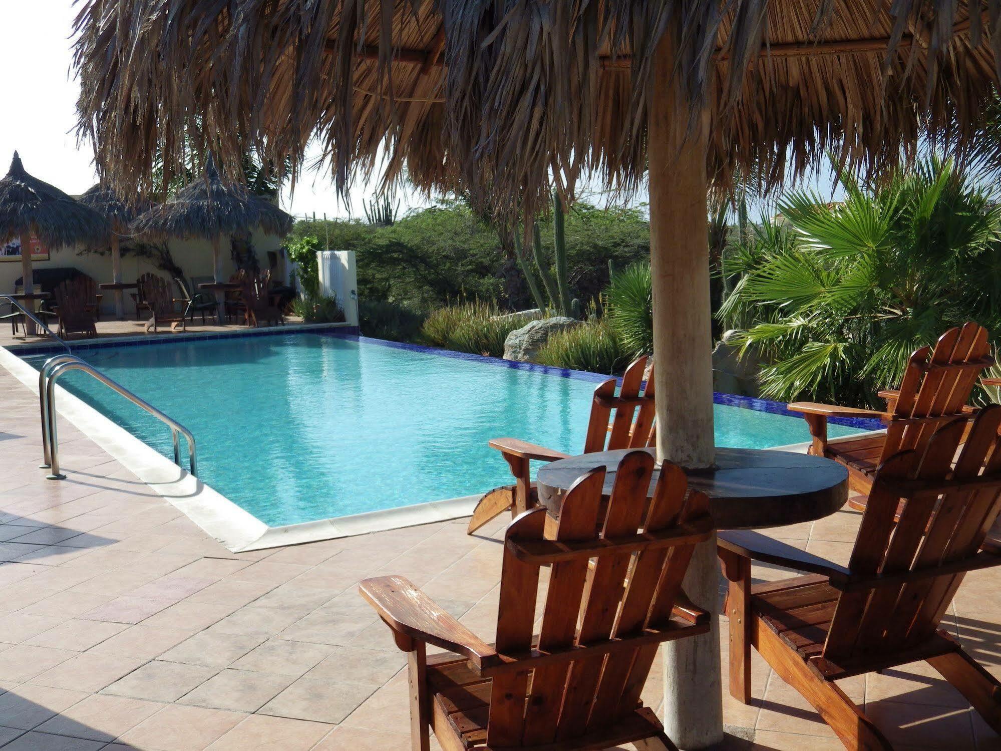 Aruba Cunucu Residence Palm Beach Bagian luar foto