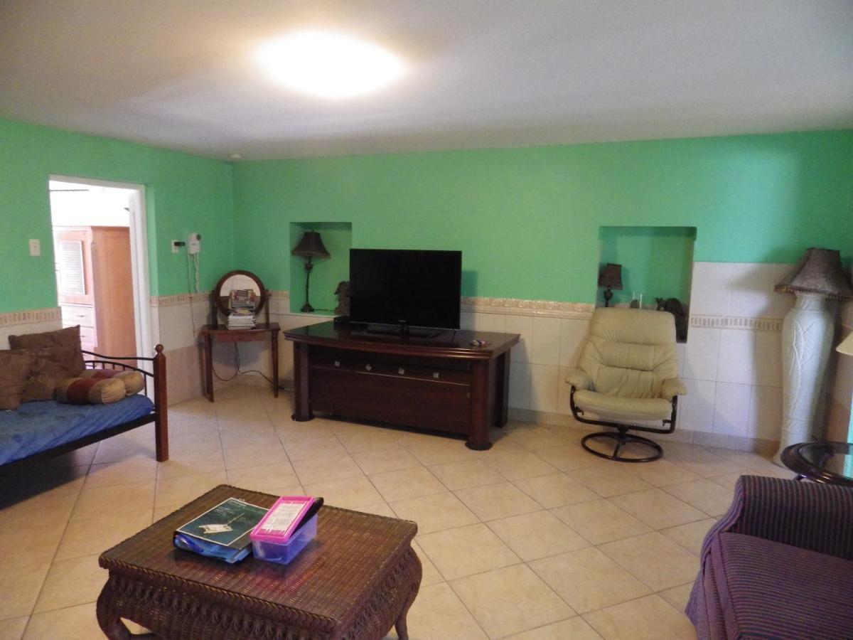 Aruba Cunucu Residence Palm Beach Bagian luar foto